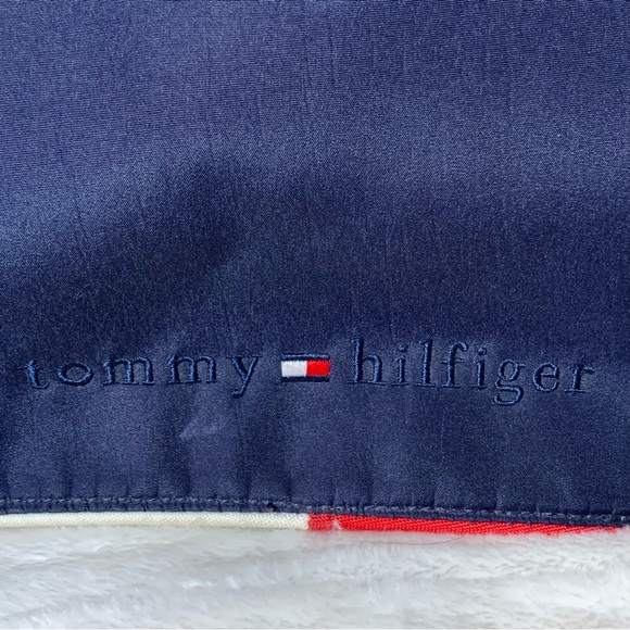 Tommy Hilfiger diaper with Changing Pad - Picture 3 of 13
